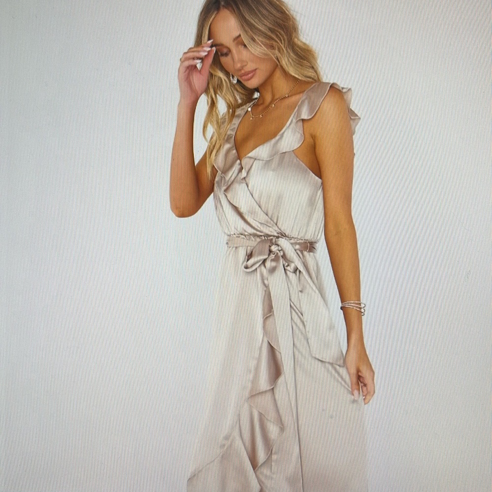 NWT Show Me Your Mumu Samantha Ruffle Wrap Dress. Size M & L